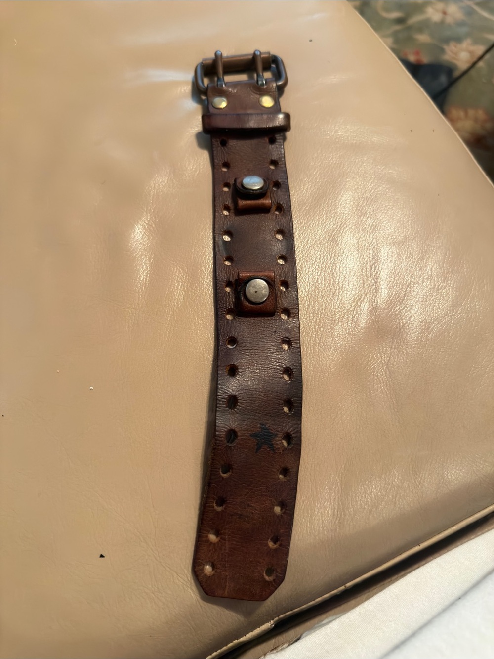 Source Unknown Vintage Brown Leather Watch Strap with Rivet Accents